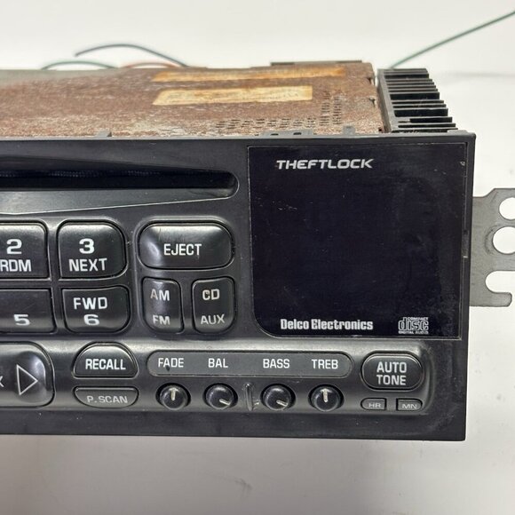 98-02 Chevy Suburban LS Z-71 1500 Series AM/FM CD Radio OEM Delco Electronics - Picture 3 of 15
